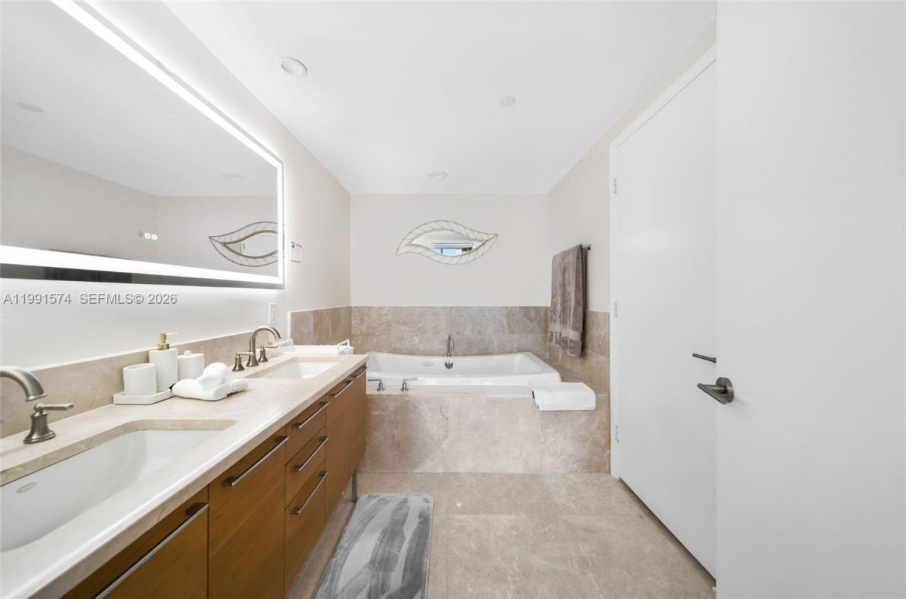 17001 Collins Ave , Sunny Isles Beach, FL 33160 Photo