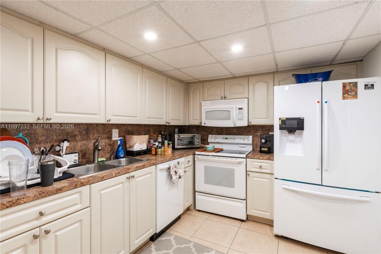 6724 SW 114th Pl, Unit E, Miami, FL 33173 Photo