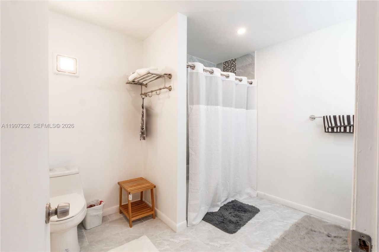 6724 SW 114th Pl, Unit E, Miami, FL 33173 Photo