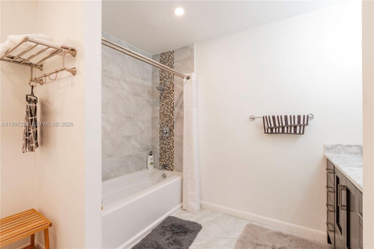 6724 SW 114th Pl, Unit E, Miami, FL 33173 Photo