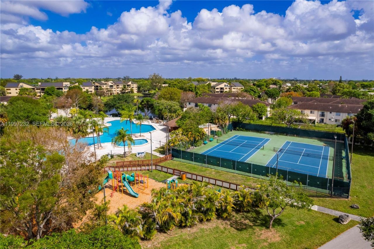 6724 SW 114th Pl, Unit E, Miami, FL 33173 Photo