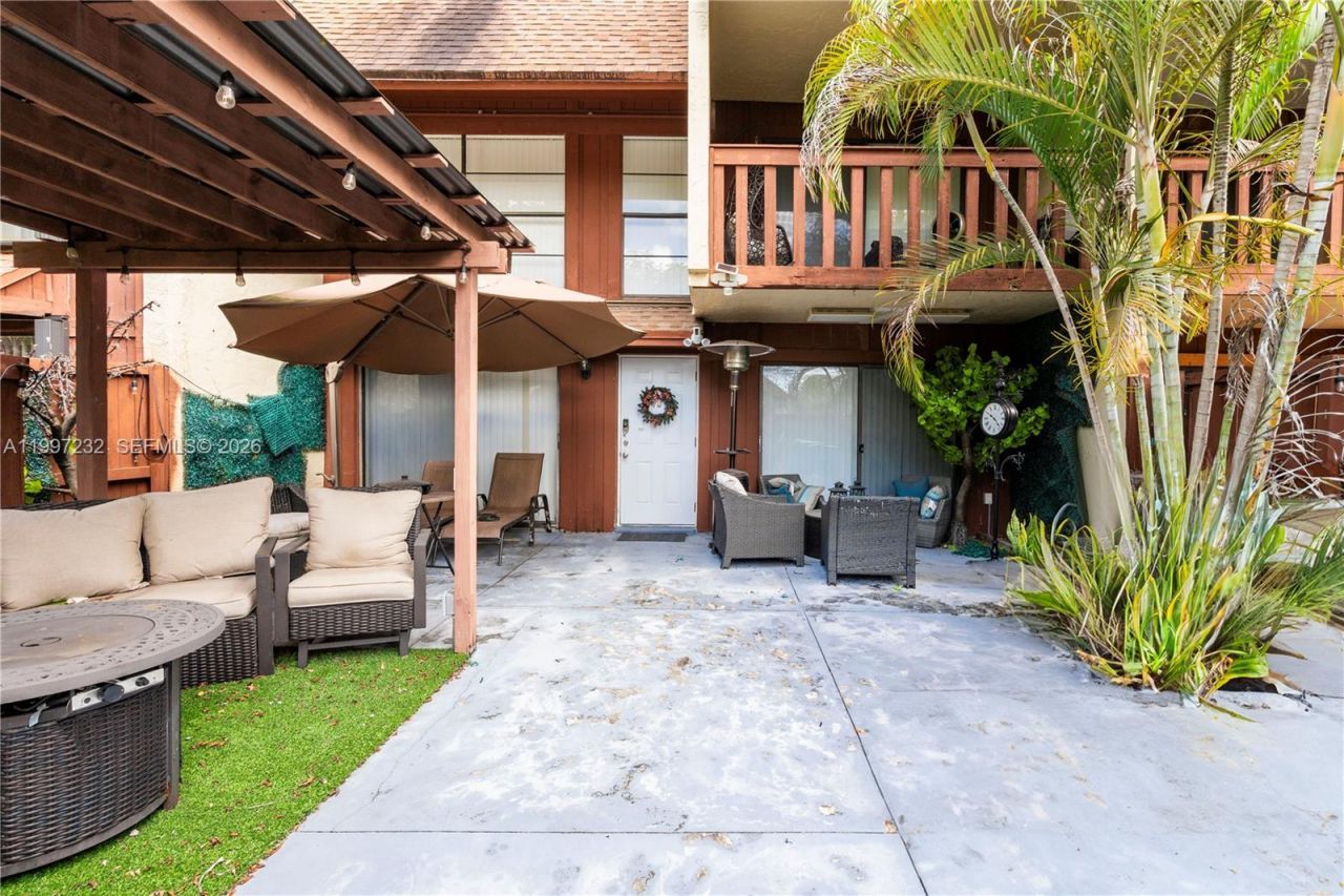 6724 SW 114th Pl, Unit E, Miami, FL 33173 Photo