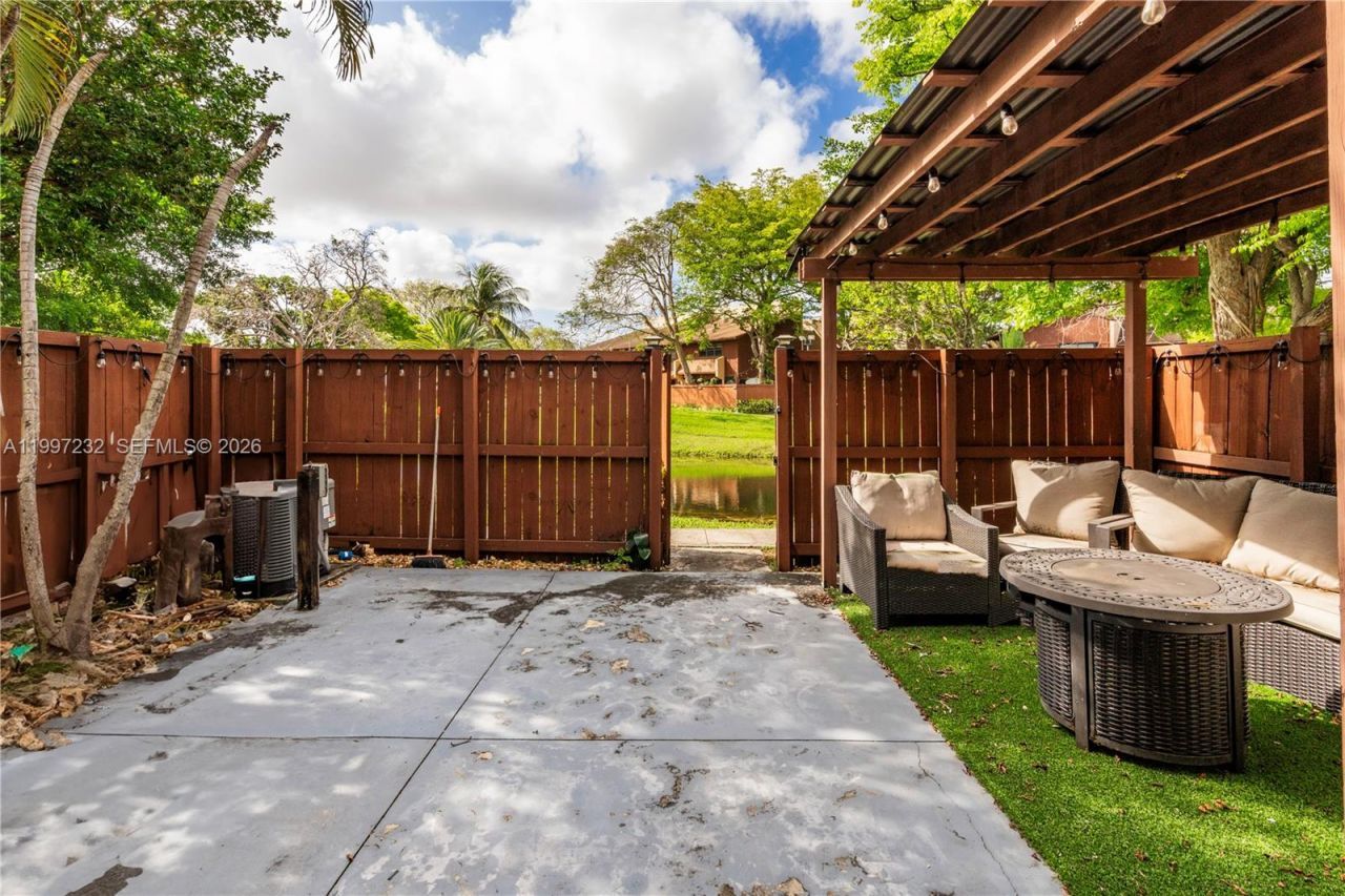 6724 SW 114th Pl, Unit E, Miami, FL 33173 Photo