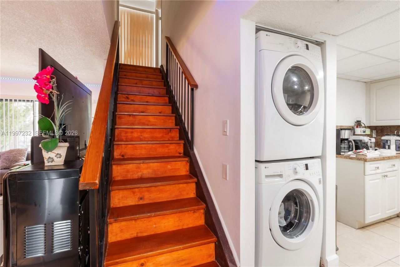 6724 SW 114th Pl, Unit E, Miami, FL 33173 Photo