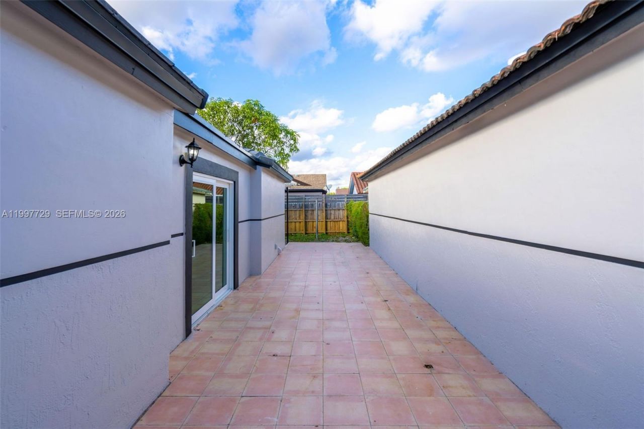 14755 SW 82nd Ter, Miami, FL 33193 Photo