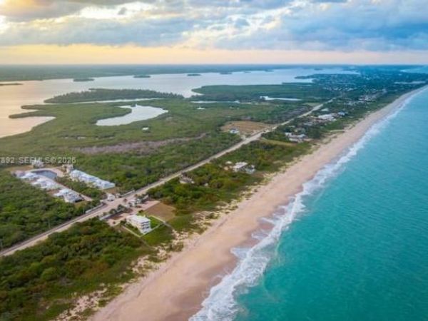 107 Ocean Estates Dr , Fort Pierce, FL 34949