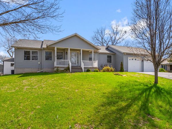 3455 W Harbor Drive , Bettendorf, IA 52722
