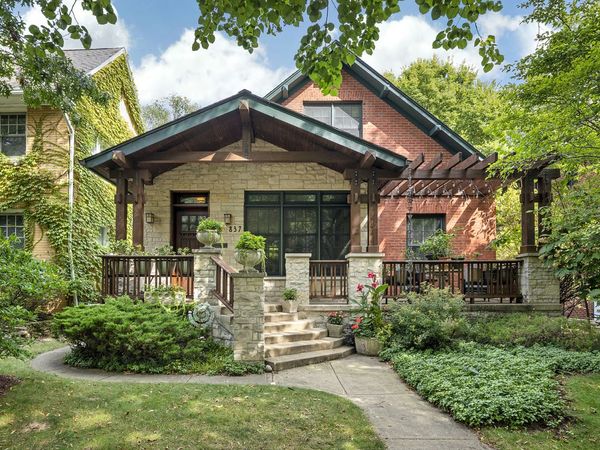 837 Lincoln Street , Evanston, IL 60201