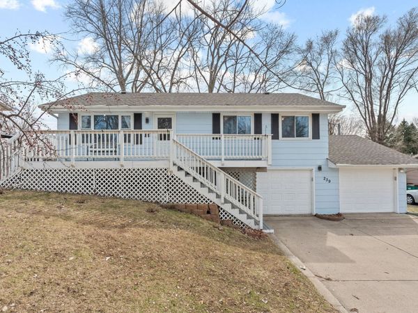 239 Highwood Drive , Chaska, MN 55318