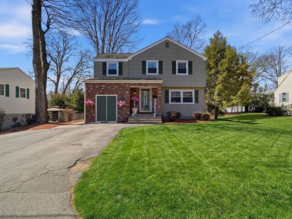 85 Newbury St, Lowell, MA 01851