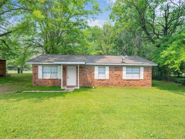 130 Rosewood Lane, Moundville, AL 35474