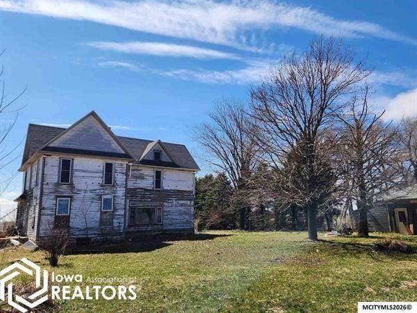 20113 200th Street, Mason City, IA 50401