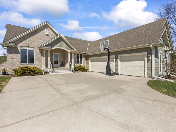 N86W27678 Meadowview Ct, Lisbon, WI 53029