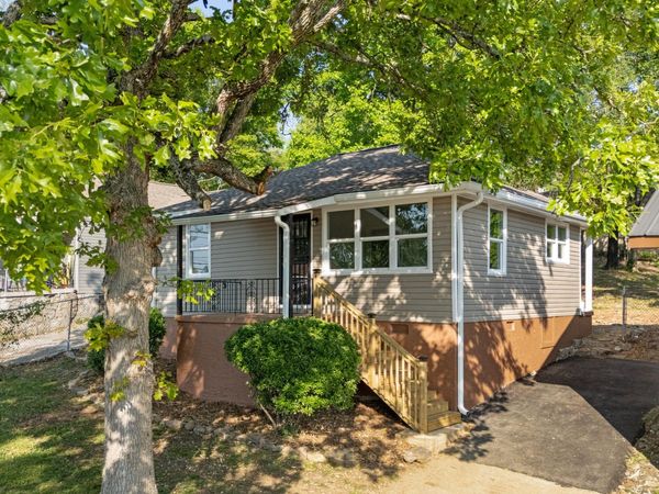 1130 N Chamberlain Avenue, Chattanooga, TN 37406
