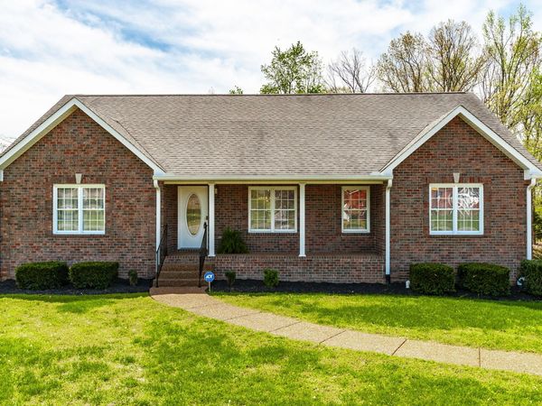 251 Allen Dr , Greenbrier, TN 37073