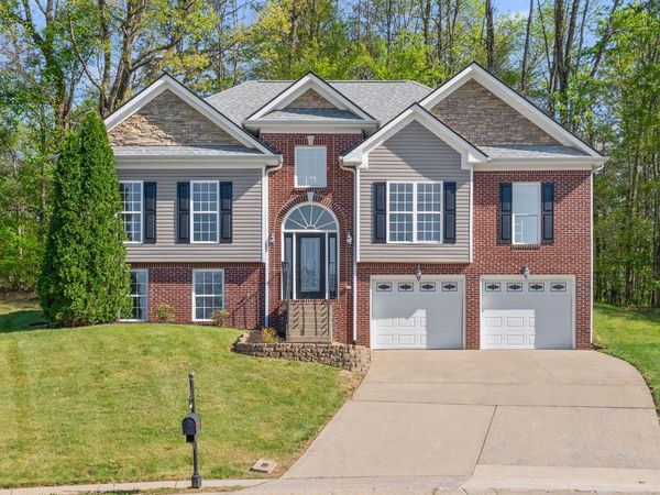 1986 Stone Valley Ct, Clarksville, TN 37043