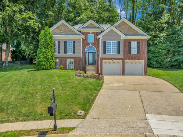 1986 Stone Valley Ct, Clarksville, TN 37043