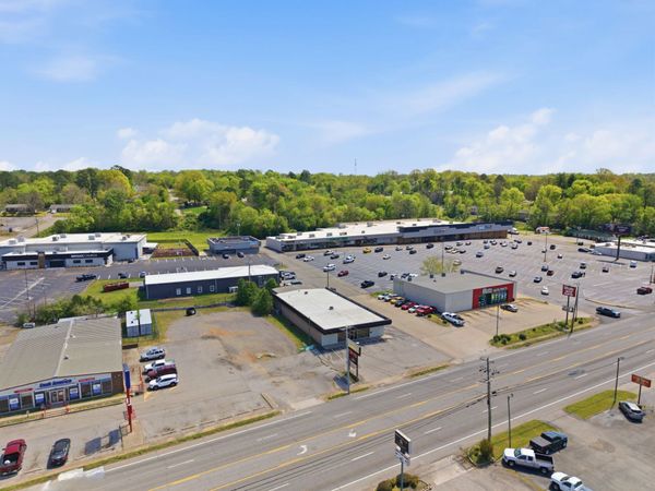 1015 S Riverside Dr , Clarksville, TN 37040