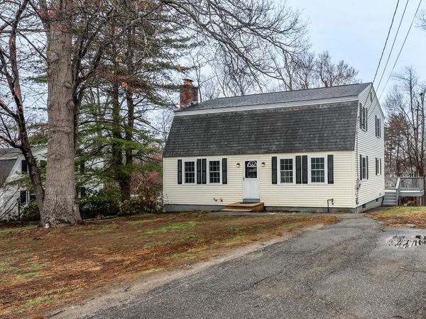 29 Nightingale Road, Nashua, NH 03062