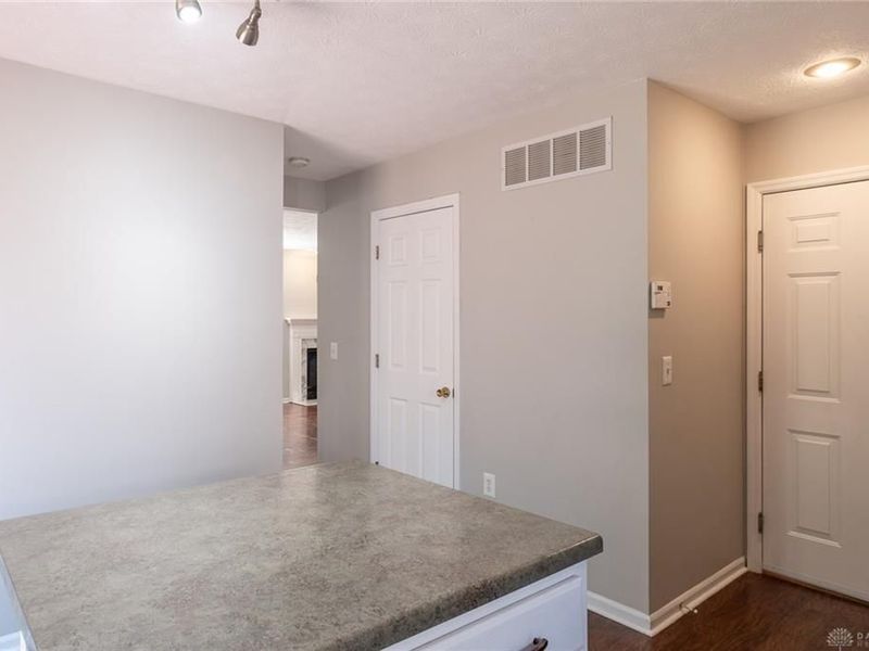 1499 Farrington, Kettering, OH 45420 Photo 9