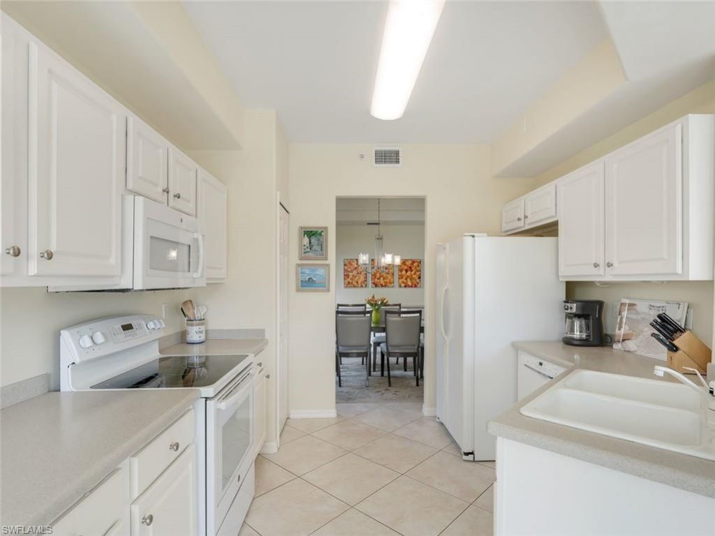 2120 Arielle Dr, Unit 202, Naples, FL 34109 Photo