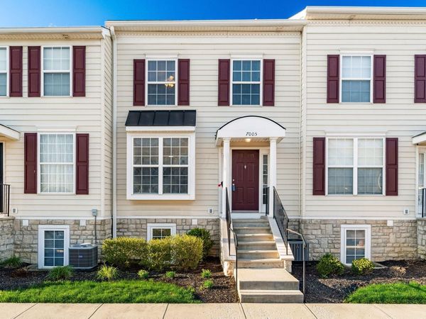 7005 Monarchos Drive, Unit 11, New Albany, OH 43054