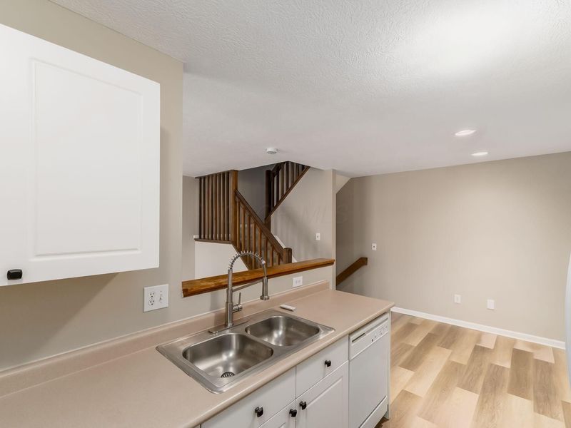 7005 Monarchos Drive, Unit 11, New Albany, OH 43054 Photo 19