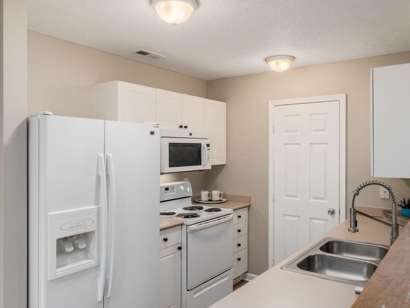 7005 Monarchos Drive, Unit 11, New Albany, OH 43054 Photo 20