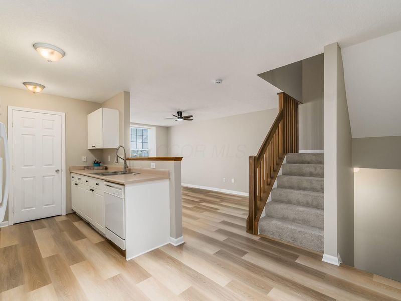 7005 Monarchos Drive, Unit 11, New Albany, OH 43054 Photo 23