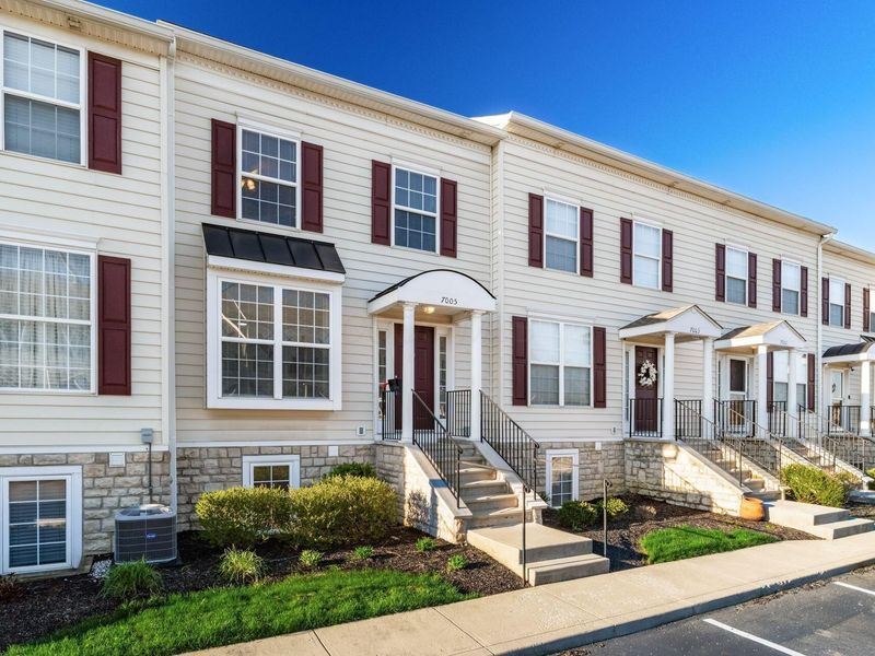 7005 Monarchos Drive, Unit 11, New Albany, OH 43054 Photo 3