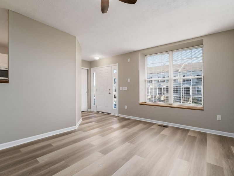 7005 Monarchos Drive, Unit 11, New Albany, OH 43054 Photo 9