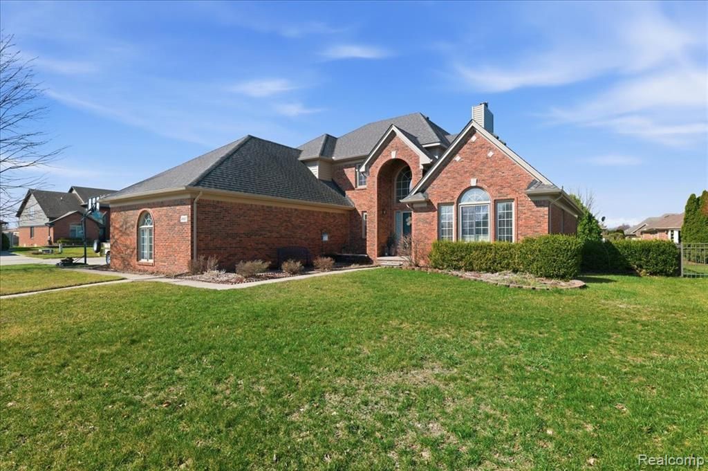 48017 Lincoln Drive, Macomb Township, MI 48044 Main Photo