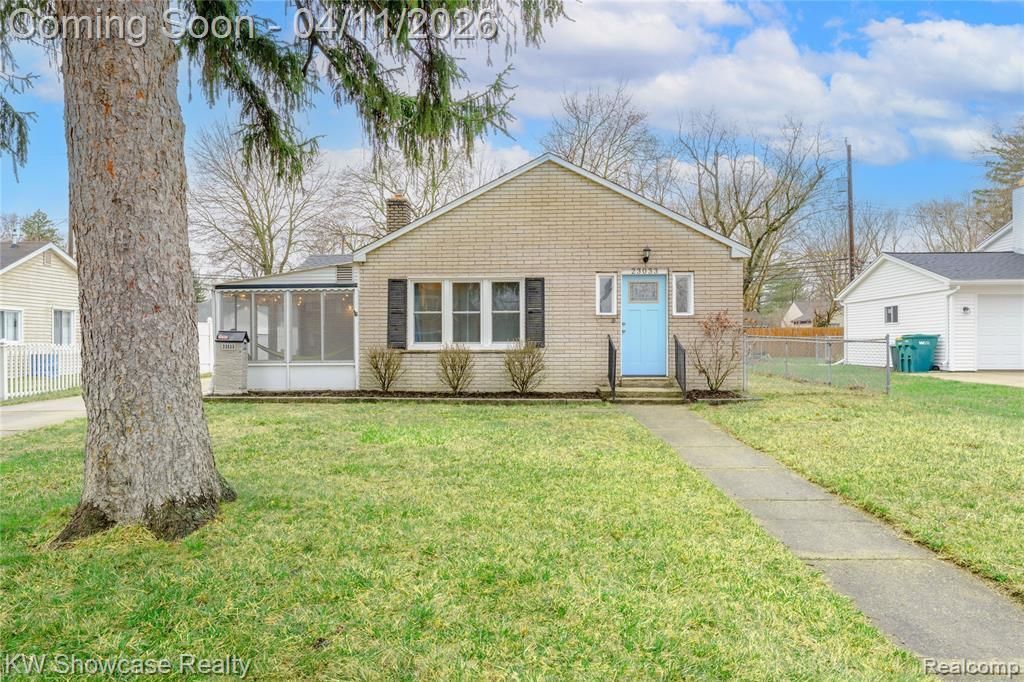 23033 Hawthorne Street, Farmington, MI 48336 Main Photo