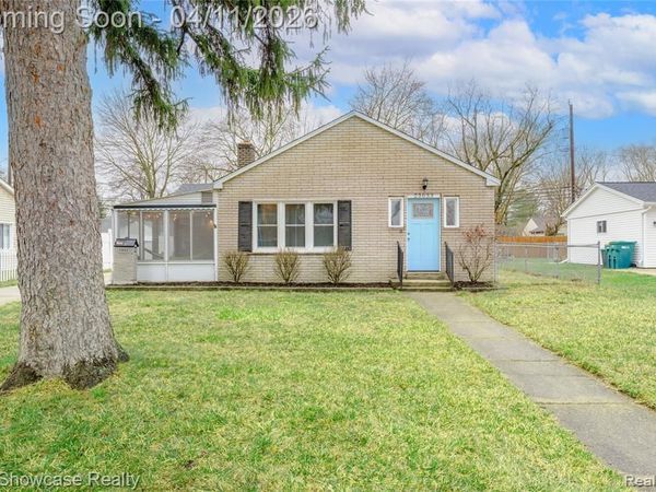 23033 Hawthorne Street, Farmington, MI 48336