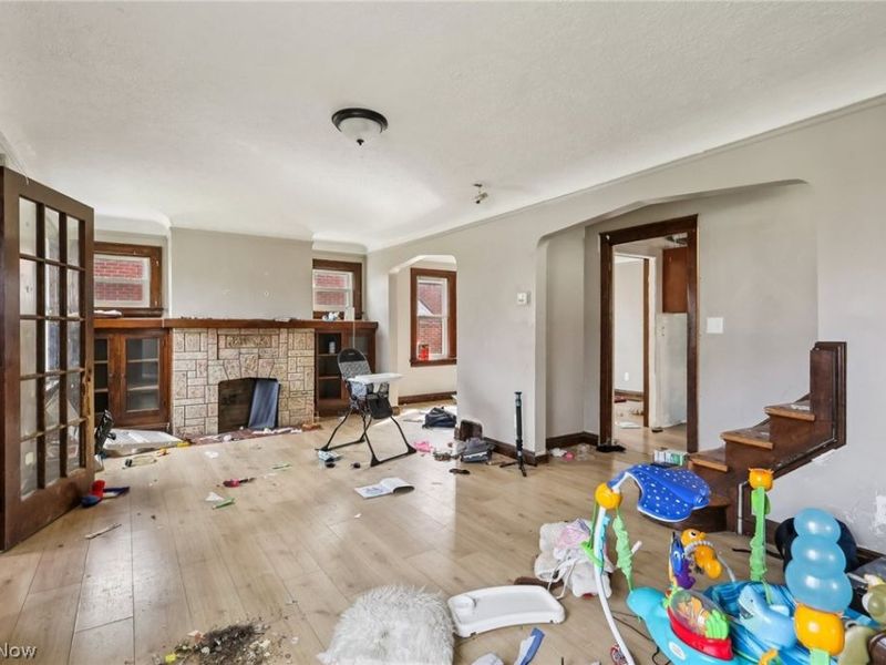 18310 La Salle Avenue, Cleveland, OH 44119 Photo 11