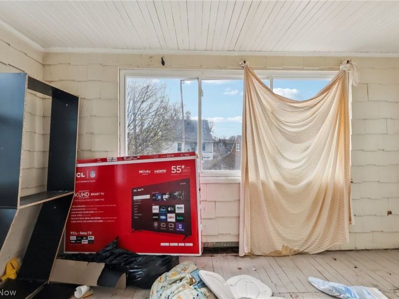 18310 La Salle Avenue, Cleveland, OH 44119 Photo 17