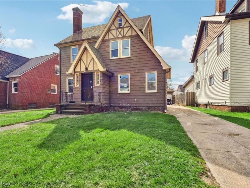 18310 La Salle Avenue, Cleveland, OH 44119 Photo 2