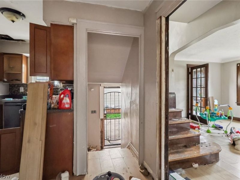 18310 La Salle Avenue, Cleveland, OH 44119 Photo 21