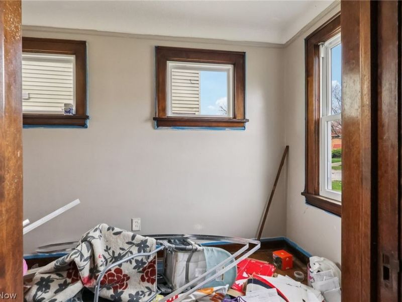 18310 La Salle Avenue, Cleveland, OH 44119 Photo 22