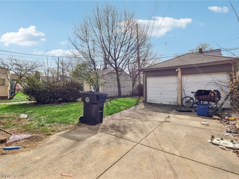 18310 La Salle Avenue, Cleveland, OH 44119 Photo 25