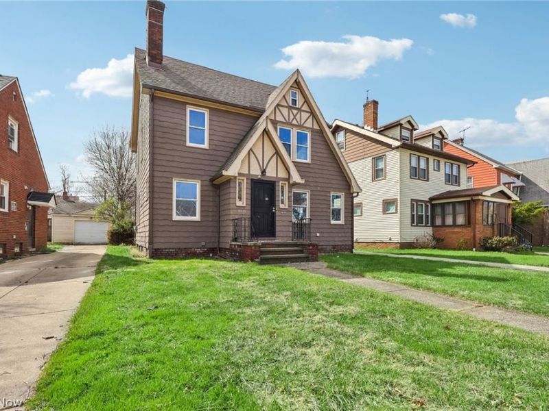 18310 La Salle Avenue, Cleveland, OH 44119 Photo 3