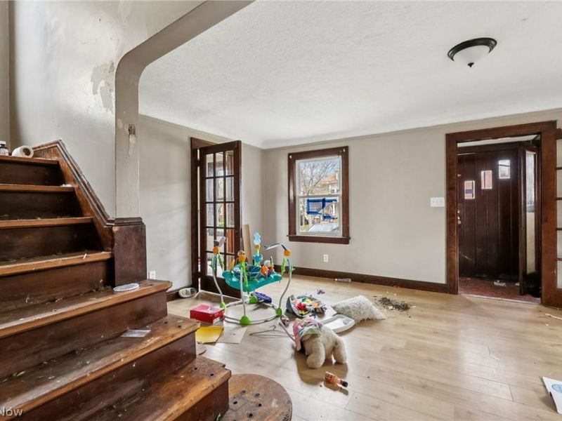 18310 La Salle Avenue, Cleveland, OH 44119 Photo 7