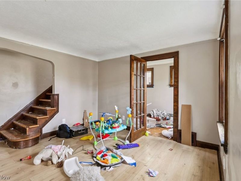 18310 La Salle Avenue, Cleveland, OH 44119 Photo 8