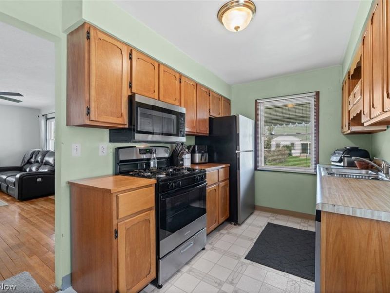 509 Cambridge Avenue, Elyria, OH 44035 Photo 11