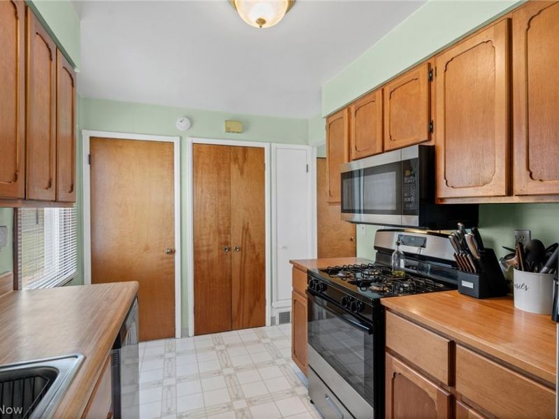 509 Cambridge Avenue, Elyria, OH 44035 Photo 12