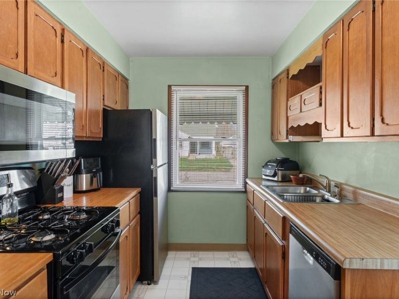 509 Cambridge Avenue, Elyria, OH 44035 Photo 13