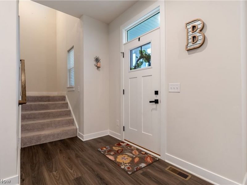 3349 Stoneleigh Road NE, Canton, OH 44721 Photo 3