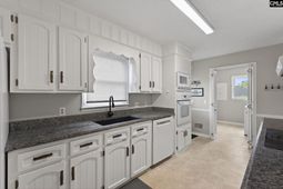 205 Tamwood Circle photo 4