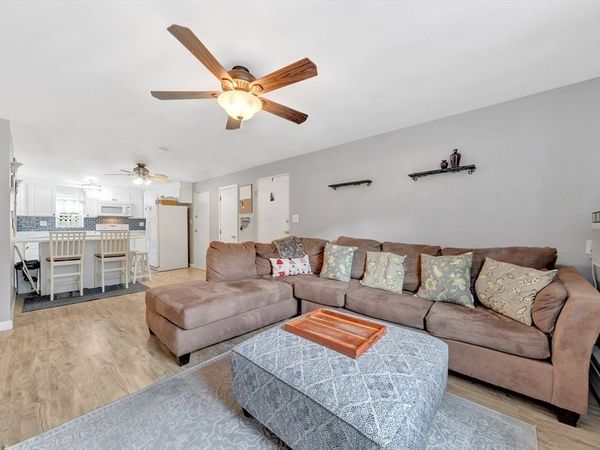 29 Arlington Rd, Unit 1-1, Woburn, MA 01801