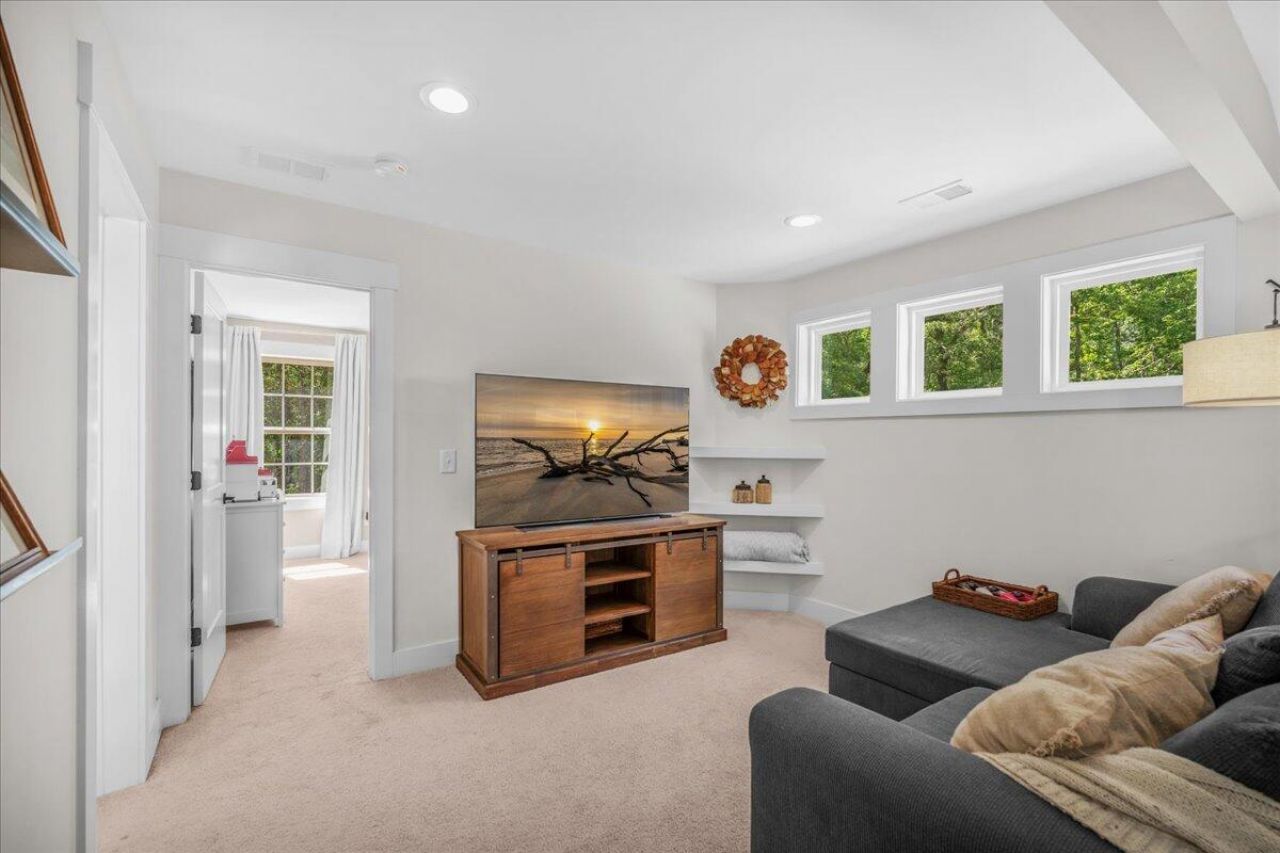 32 Middleton Oaks Road Photo 32